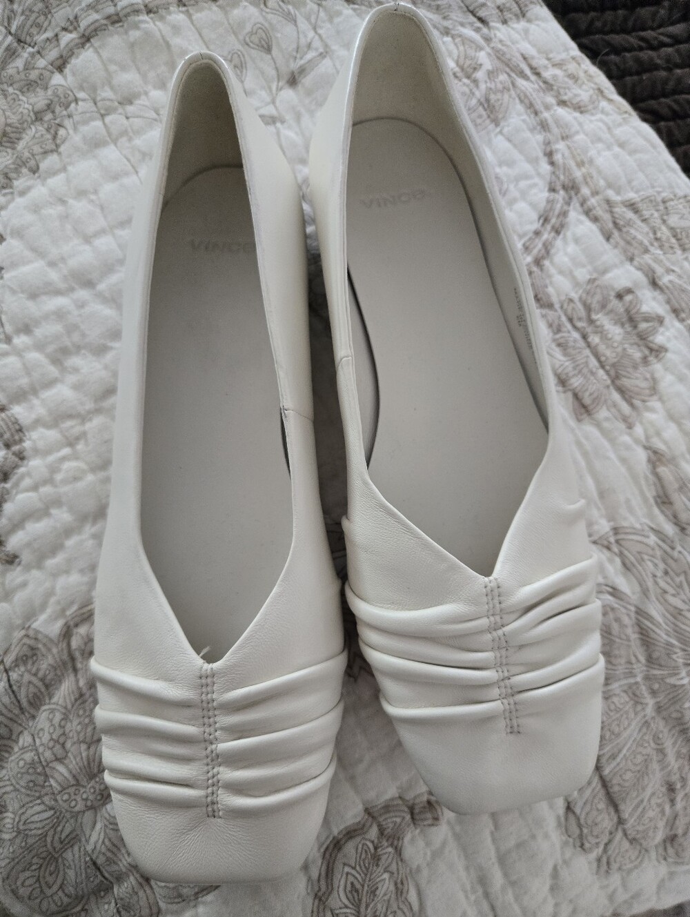 Vince Cirena Milk Leather Square Toe Ruched Ballet Flats Size 6 Sample